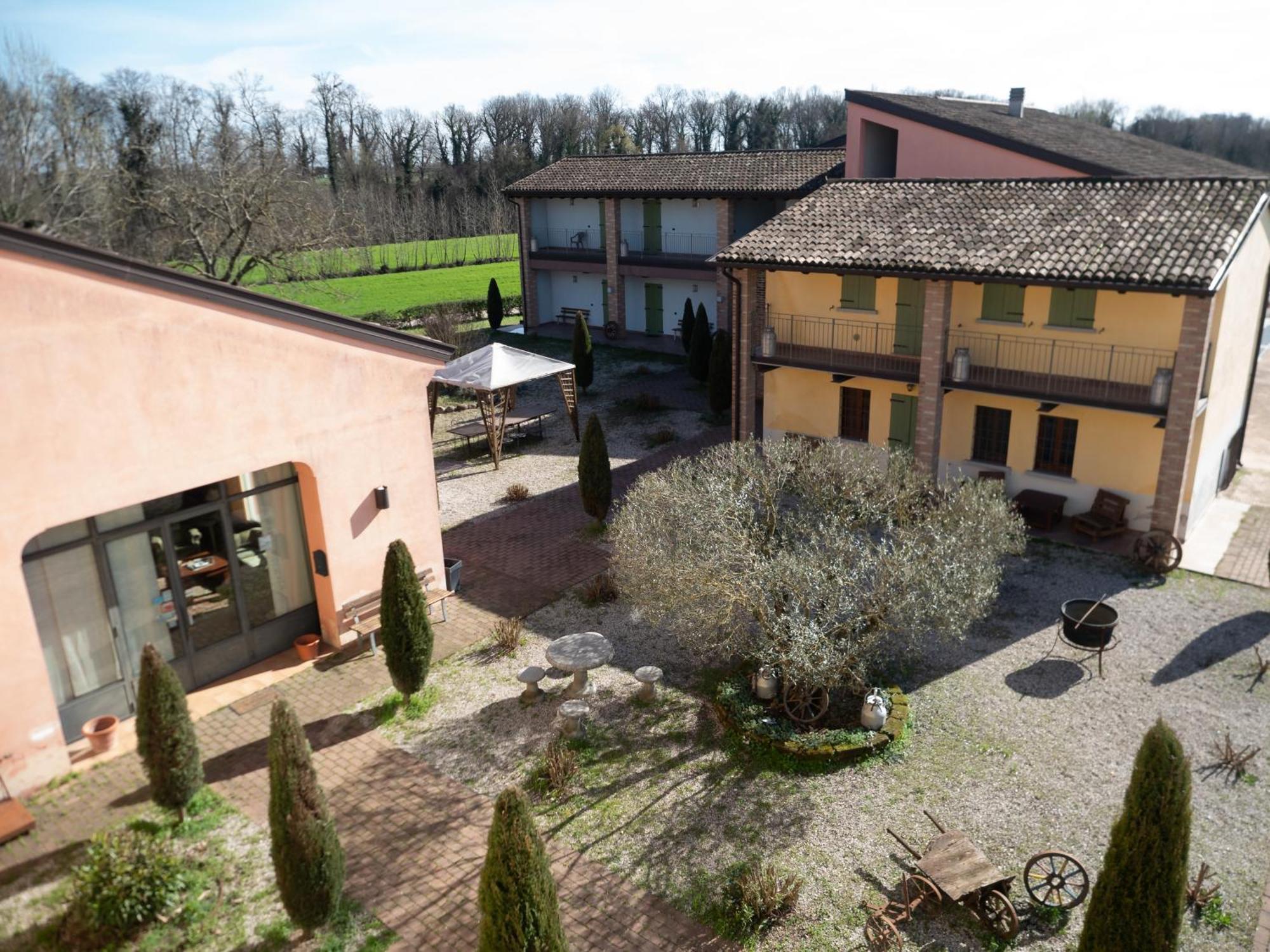 Agriturismo Borgo Del Mincio 沃尔塔曼托瓦纳 外观 照片